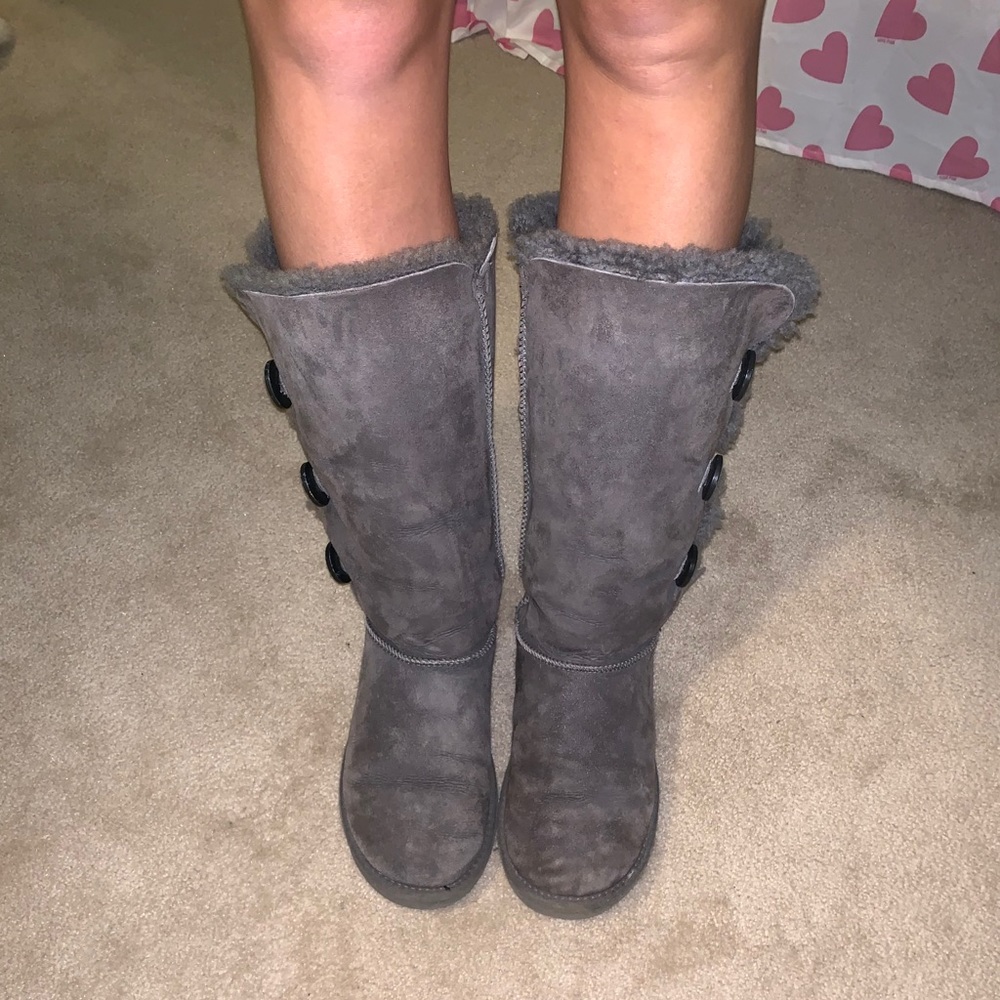 Ugg Bailey Button - image 2